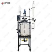 冷凝器在雙層玻璃反應釜中扮演著(zhù)什么樣的角色